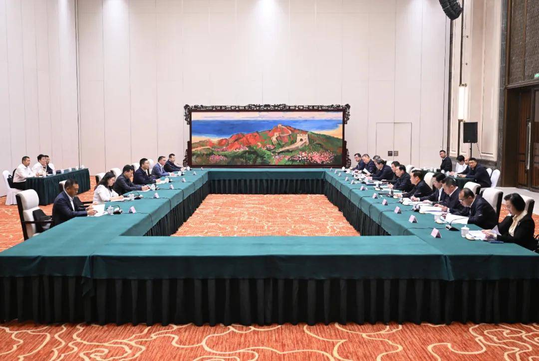 辽宁省与国家电投集团举行工作会谈 郝鹏刘明胜王新伟徐树彪出席