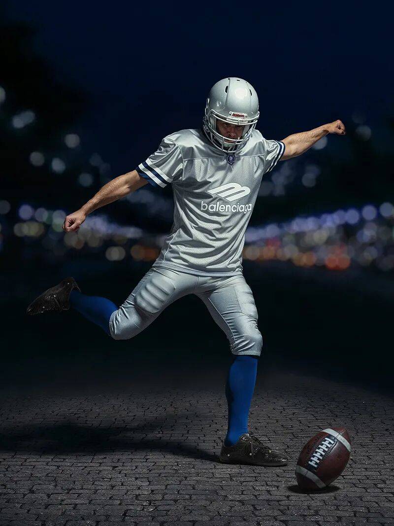 BALENCIAGA 首個(gè)橄欖(lǎn)球系列(liè) | Audi Sport F1概念赛车发布 | Heron Preston 回归重掌品(pǐn)牌