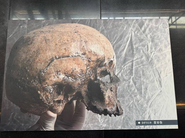 吉林辽源有座山,层层叠叠垒满白骨