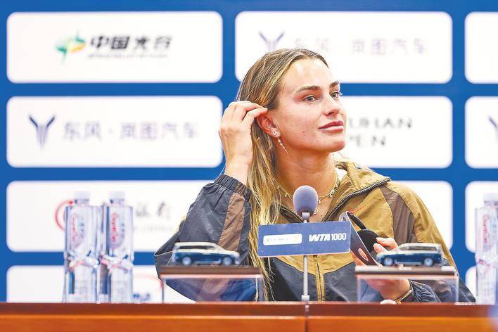 萨巴伦卡和斯瓦(wǎ)泰克隔空叫板