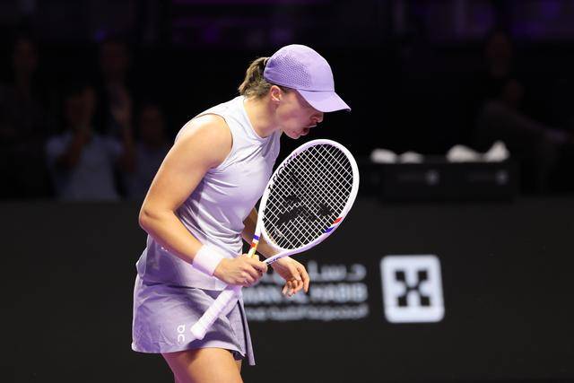 网球|WTA年终总决賽(sài)：斯维亚特(tè)克胜凯斯