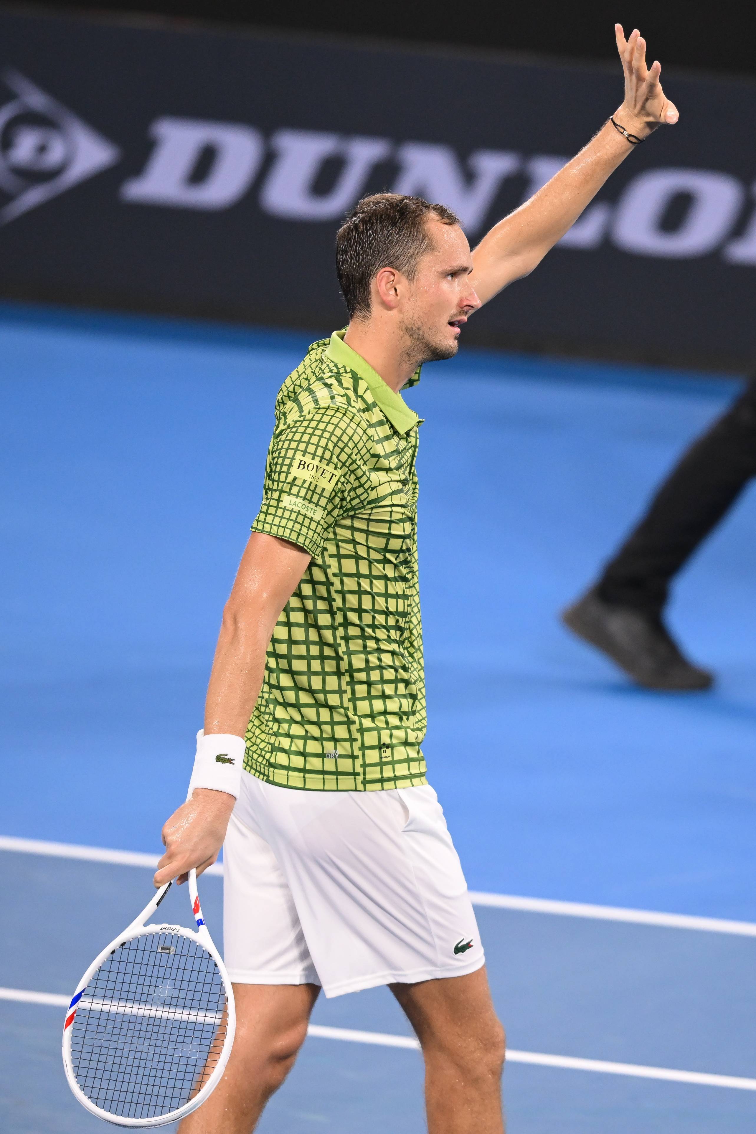 (外代二线)网球——布里斯班国际赛:梅德韦杰夫晋级